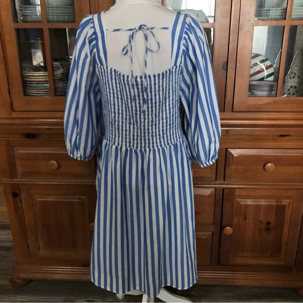 👗NWT Ava & Vic Smocked Square-Neck Dress - Picture 3 of 7